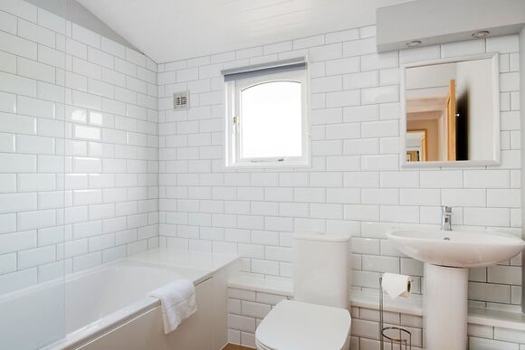 Superior 3 Lodge with ensuite & decking - White Acres, Newquay