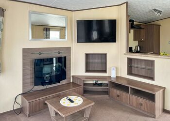 Platinum 4+2 with Hot Tub - Whitehouse Holiday Park, Towyn