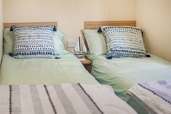 Gold 8 - Whitehouse Holiday Park, Towyn