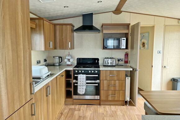 Platinum 4 - Whitehouse Holiday Park, Towyn