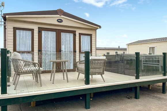 Platinum 4+2 with Hot Tub - Whitehouse Holiday Park, Towyn