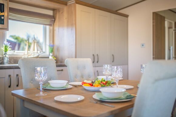 WOW Lodge - Whitehouse Holiday Park, Towyn