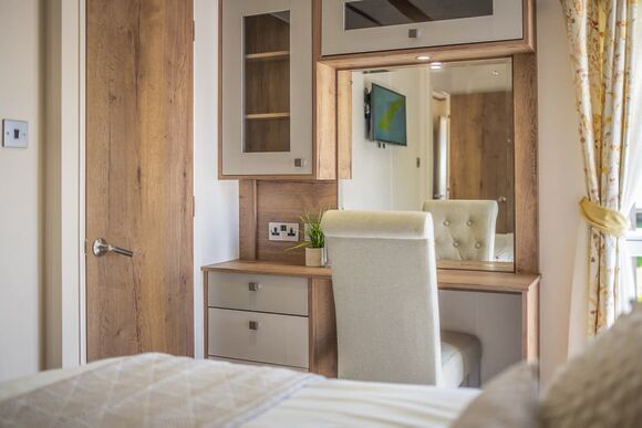 WOW Lodge - Whitehouse Holiday Park, Towyn