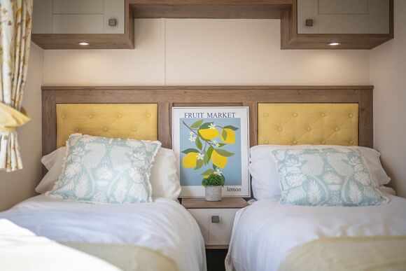 WOW Lodge - Whitehouse Holiday Park, Towyn