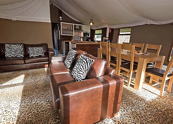 Deluxe Safari Tent 3