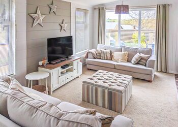 Cove Lodge 09 3 Bed Lodge with Hot Tub - Bowleaze Cove Holiday Park & Spa, Weymouth