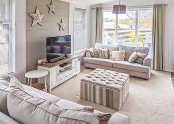 Cove Lodge 09 3 Bed Lodge with Hot Tub - Bowleaze Cove Holiday Park & Spa, Weymouth