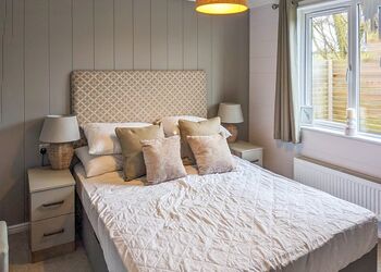 Cove Lodge 09 3 Bed Lodge with Hot Tub - Bowleaze Cove Holiday Park & Spa, Weymouth