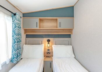 2026 Deluxe 3 Bedoom with Hot Tub - Bowleaze Cove Holiday Park & Spa, Weymouth