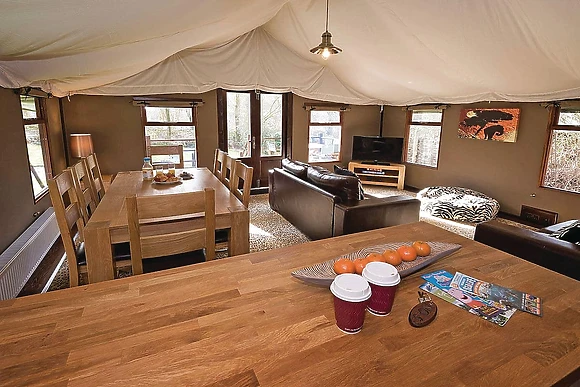 Deluxe Safari Tent 3 