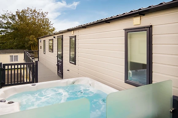 Signature 2 Bedroom with Hot Tub (Dog Friendly) - Bowleaze Cove Holiday Park & Spa, Weymouth
