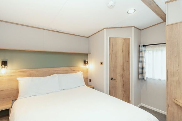 2026 Classic 2 Bedroom with decking - Bowleaze Cove Holiday Park & Spa, Weymouth