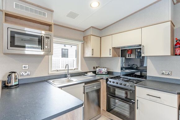 2026 Superior 3 bedroom - Bowleaze Cove Holiday Park & Spa, Weymouth