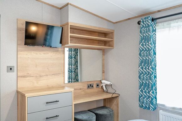 2026 Deluxe 2 Bedroom Dog Friendly - Bowleaze Cove Holiday Park & Spa, Weymouth