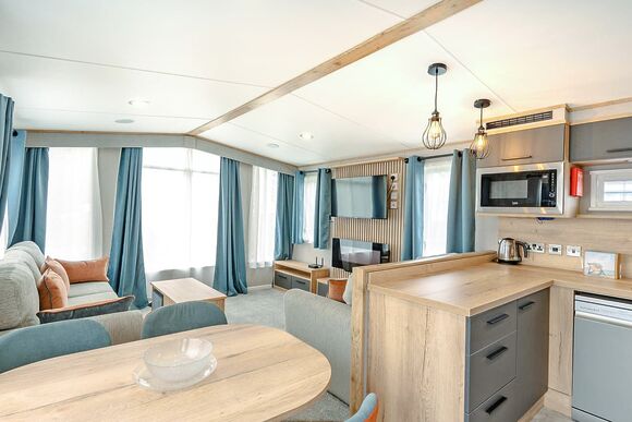 2026 Deluxe 3 Bedoom with Hot Tub - Bowleaze Cove Holiday Park & Spa, Weymouth