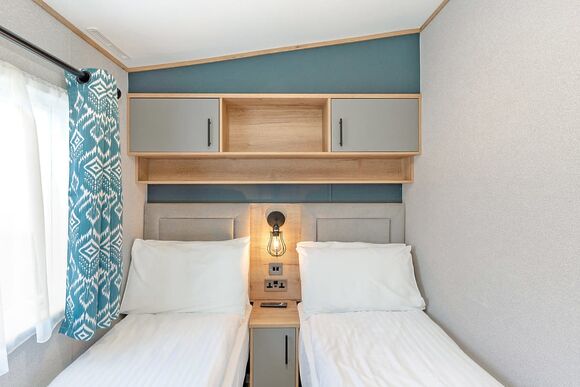 2026 Deluxe 3 Bedoom with Hot Tub - Bowleaze Cove Holiday Park & Spa, Weymouth