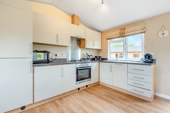 Wigmore Hill View - Wigmore Lakes Lodges, Wattleborough, Nr Shrewsbury