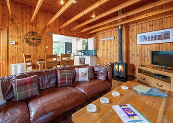 Wildcat Highland Retreat - Wildside Highland Lodges at Loch Ness, Whitebridge, Nr Loch Ness