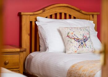 Wildcat Highland Retreat - Wildside Highland Lodges at Loch Ness, Whitebridge, Nr Loch Ness