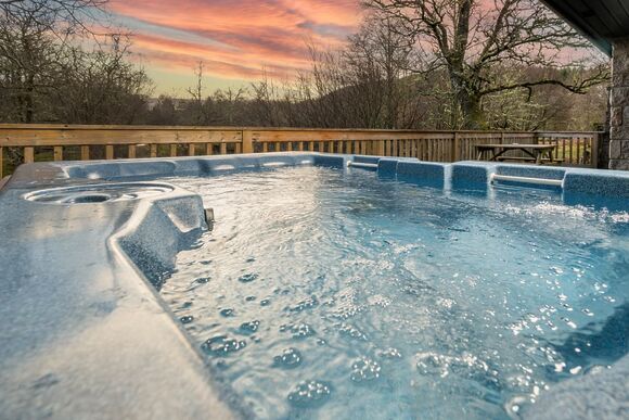 Otter River View Lodge - Wildside Highland Lodges at Loch Ness, Whitebridge, Nr Loch Ness