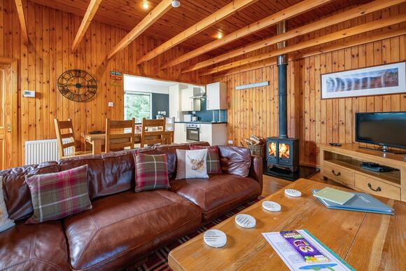 Wildcat Highland Retreat - Wildside Highland Lodges at Loch Ness, Whitebridge, Nr Loch Ness