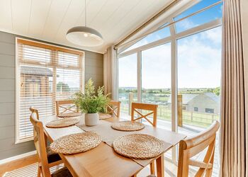 Elm View Lodge - Windmill Retreat & Spa, Glastonbury