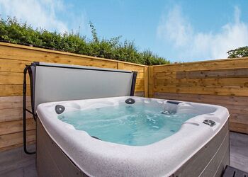 Hazel View Lodge - Windmill Retreat & Spa, Glastonbury