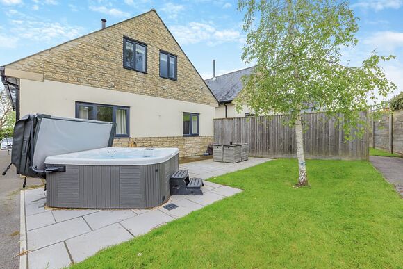 Levels View - Windmill Retreat & Spa, Glastonbury