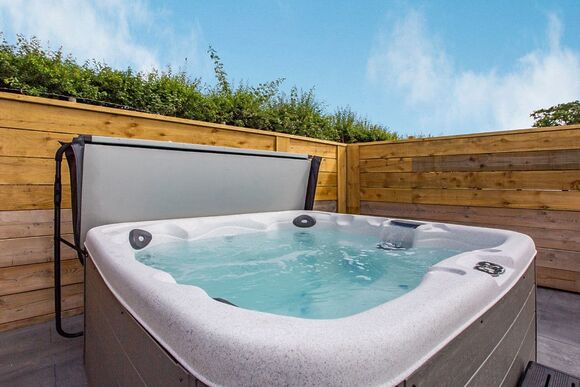 Hazel View Lodge - Windmill Retreat & Spa, Glastonbury