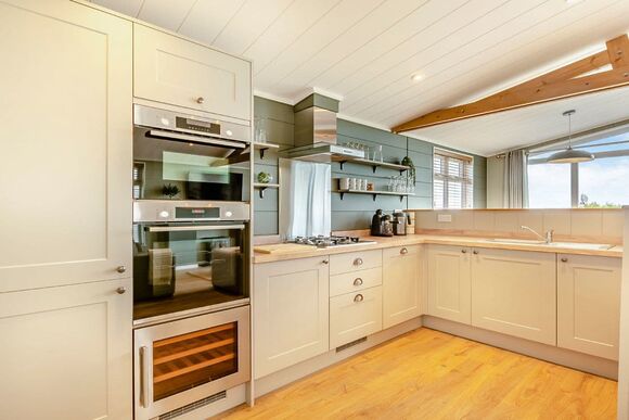 Hazel View Lodge - Windmill Retreat & Spa, Glastonbury