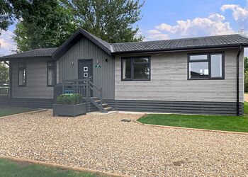 Kestrel Lodge - Willow Lakes Lodges, Ashby cum Fenby