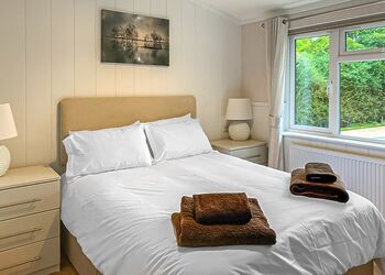 Kestrel Lodge - Willow Lakes Lodges, Ashby cum Fenby