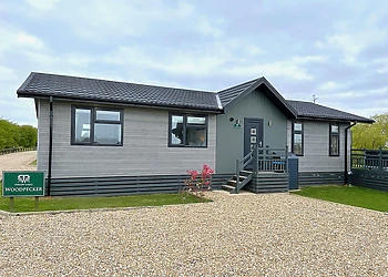 Woodpecker Deluxe Lodge