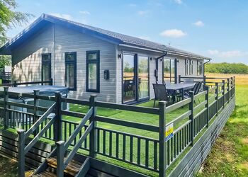 Partridge Lodge - Willow Lakes Lodges, Ashby cum Fenby