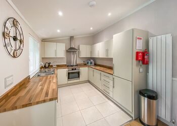 Pheasant Lodge - Willow Lakes Lodges, Ashby cum Fenby