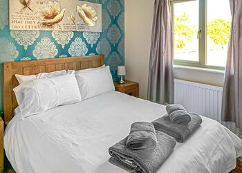 Swift Lodge - Willow Lakes Lodges, Ashby cum Fenby