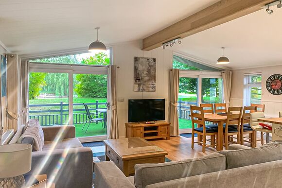 Kestrel Lodge - Willow Lakes Lodges, Ashby cum Fenby