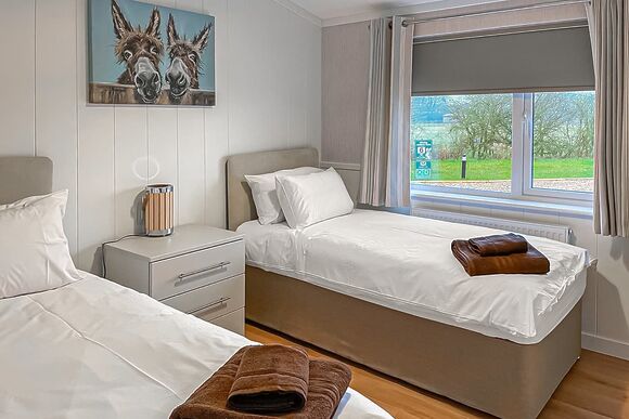 Wren Lodge - Willow Lakes Lodges, Ashby cum Fenby