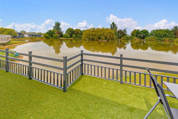 Kite Deluxe Lodge - Willow Lakes Lodges, Ashby cum Fenby