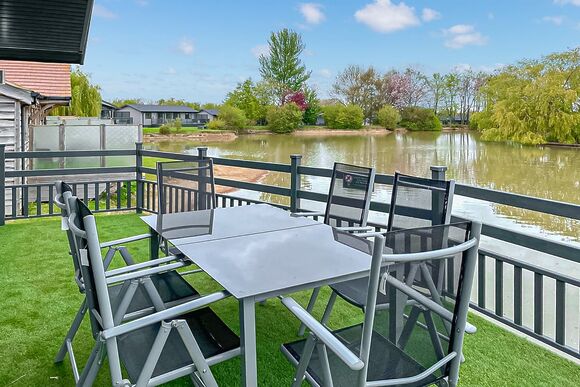 Woodpecker Deluxe Lodge - Willow Lakes Lodges, Ashby cum Fenby