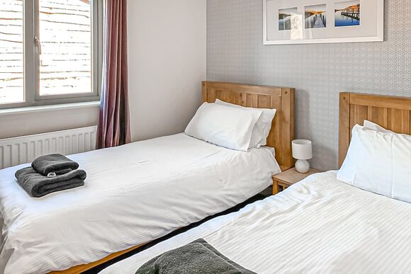 Swift Lodge - Willow Lakes Lodges, Ashby cum Fenby