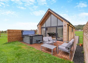 Journey&rsquo;s End - Wyke Lodges, Guisborough