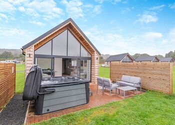 Journey&rsquo;s End - Wyke Lodges, Guisborough