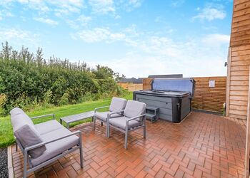 Journey&rsquo;s End - Wyke Lodges, Guisborough