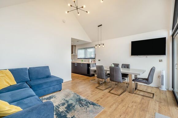 Captain Cook - Wyke Lodges, Guisborough