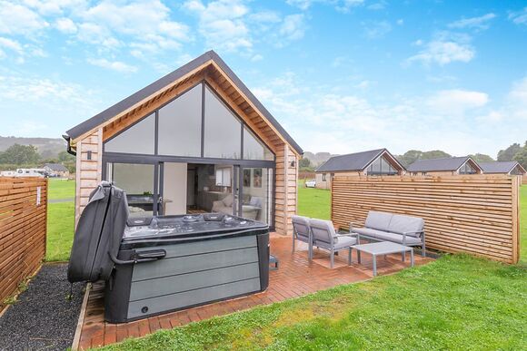 Journey&rsquo;s End - Wyke Lodges, Guisborough