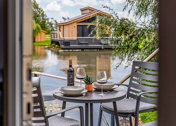 Wildflower Lakeside Lodge - Woad Mill Lakeside Lodges, Boston