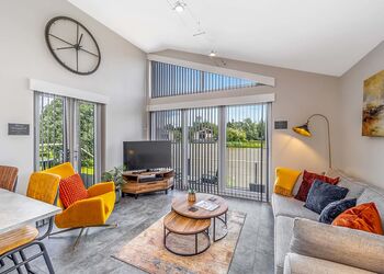 Wildflower Lakeside Lodge - Woad Mill Lakeside Lodges, Boston