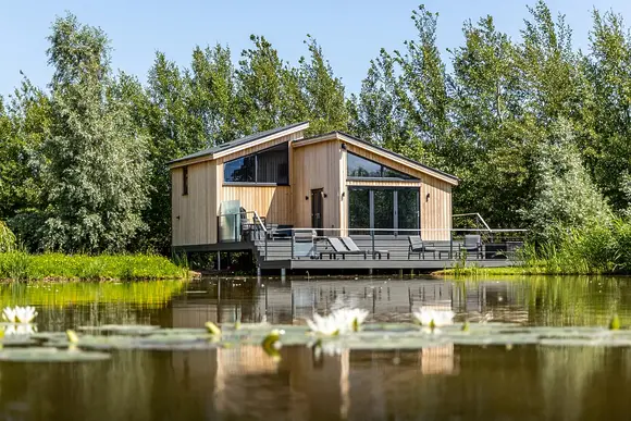 Woad Mill Lakeside Lodges, Boston