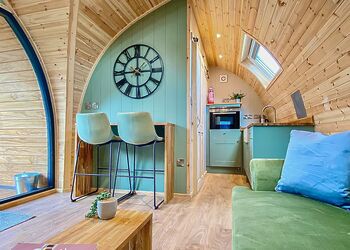 Maple Superior Couples Pod - Woodthorpe Leisure Park, Woodthorpe